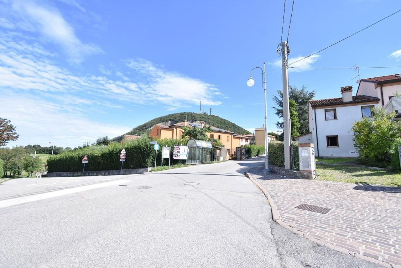 Calaone Wondeful Duplex Apartment Con Parcheggio X4 Baone Exterior photo